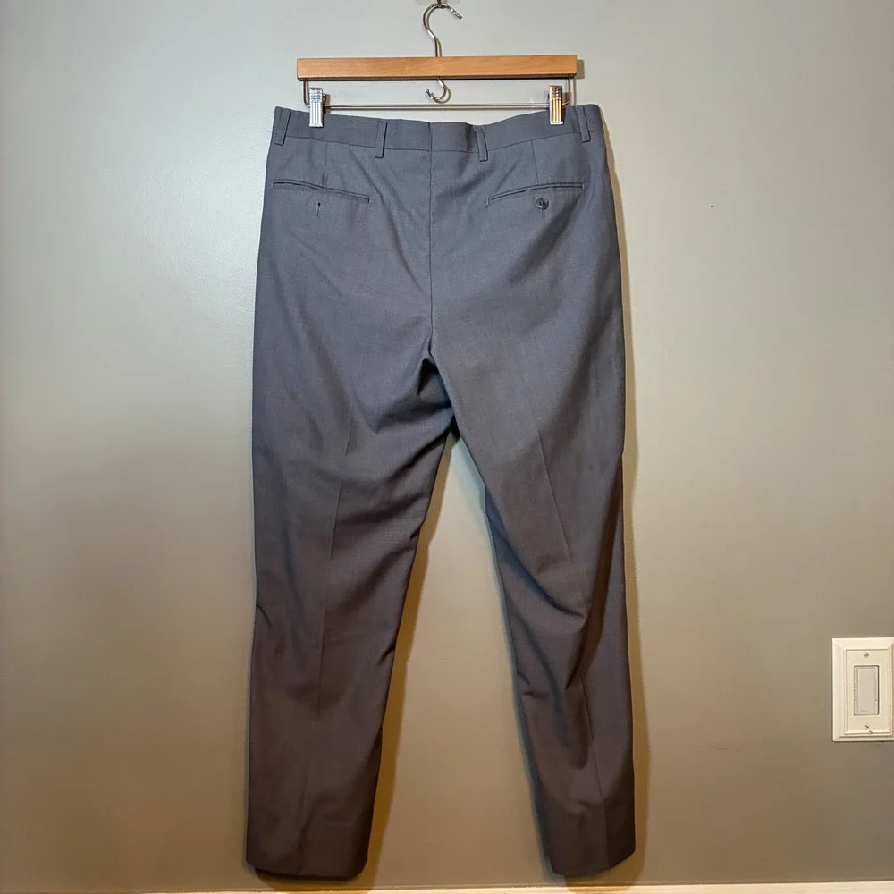 Grey Slim Fit 2 Piece Suit Set Mens Size 40R Single Breasted Two Button MT-001